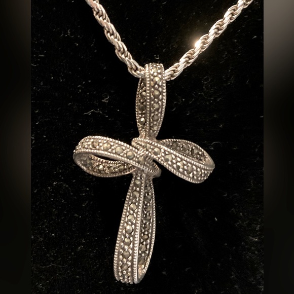 Sterling Silver and marcasite cross necklace - Picture 1 of 4